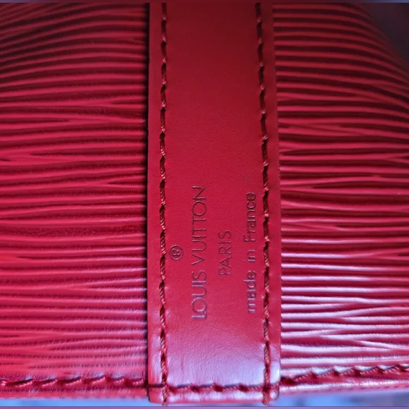 Louis Vuitton Petite Noe Strawstring Bucket Shoulder Bag In Red Epi Leather